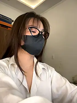 Lilisa miu online show from December 3, 4:05 pm