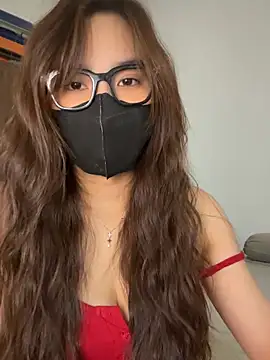 Snapshot of Lilisa_miu chatting on February 4, 6:52 am Lilisa miu online show from February 4, 6:52 am