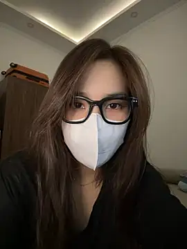 Snapshot of Lilisa_miu chatting on February 13, 4:25 pm Lilisa miu online show from February 13, 4:25 pm