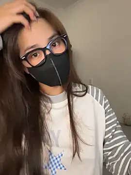 Snapshot of Lilisa_miu chatting on March 7, 4:48 pm Lilisa miu online show from March 7, 4:48 pm