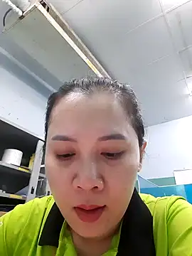 Snapshot of Benlla2802 chatting on December 6, 5:55 pm Benlla2802 online show from December 6, 5:55 pm