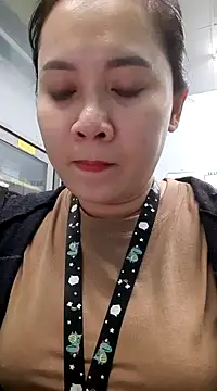 Snapshot of Benlla2802 chatting on December 10, 6:28 pm Benlla2802 online show from December 10, 6:28 pm