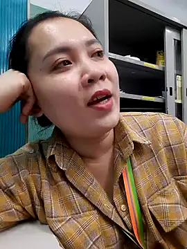 Snapshot of Benlla2802 chatting on December 15, 5:31 pm Benlla2802 online show from December 15, 5:31 pm