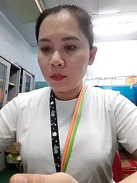 Snapshot of Benlla2802 chatting on December 17, 7:48 pm Benlla2802 online show from December 17, 7:48 pm