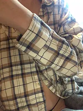 indie-rayne online show from February 28, 7:26 am