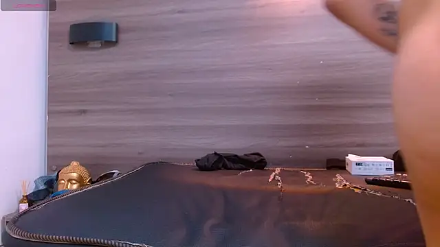 Cutie Shy  online show from February 28, 11:12 pm