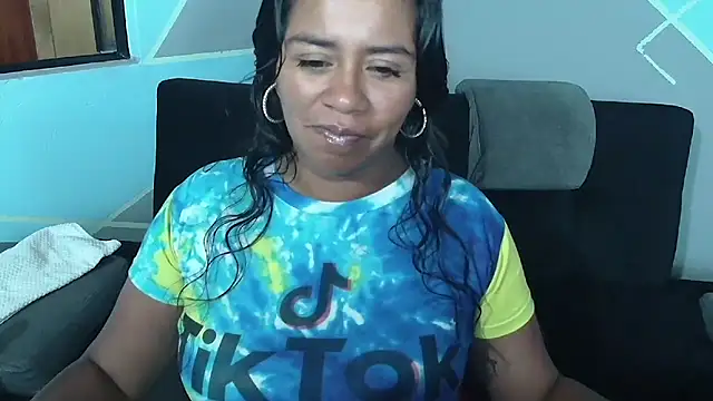 Snapshot of saggil23 chatting on September 26, 8:51 am saggil23 online show from September 26, 8:51 am