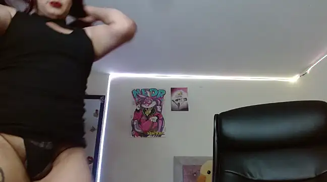 Snapshot of kim_hot69_ chatting on March 3, 8:32 pm kim hot69  online show from March 3, 8:32 pm