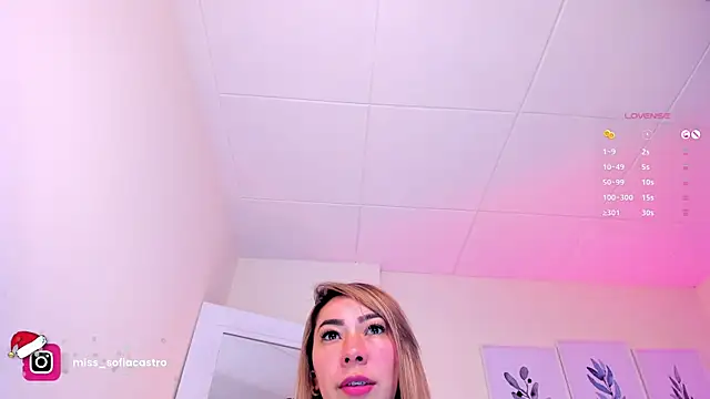 miss sofiaa online show from December 20, 11:54 am