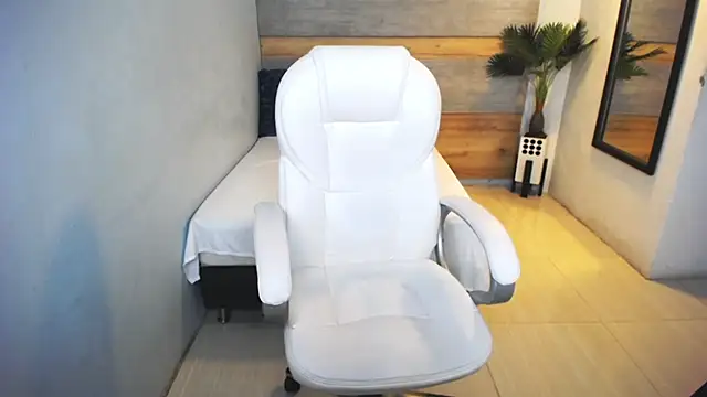 liseth fox online show from December 7, 1:58 am