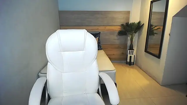 liseth fox online show from December 28, 12:13 pm