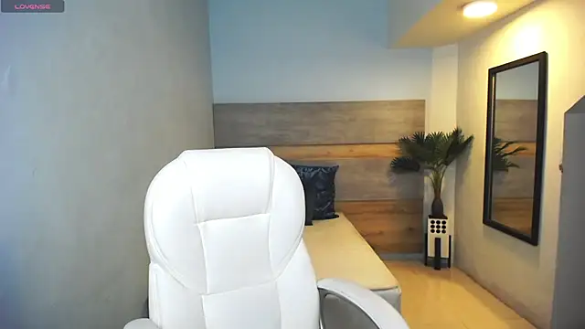 liseth fox online show from January 3, 7:39 pm