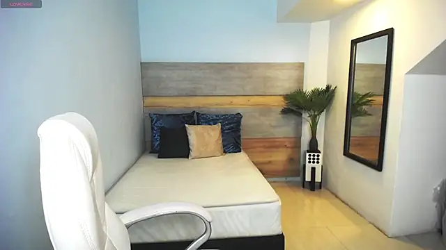 liseth fox online show from February 22, 7:25 pm