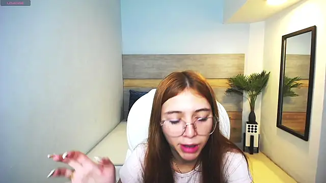 liseth fox online show from March 14, 7:55 pm