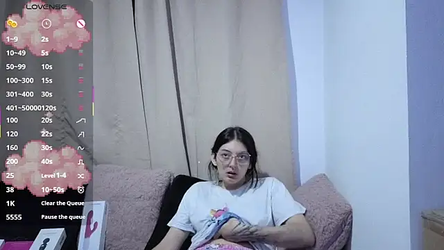 lessliee22  online show from June 28, 8:42 am