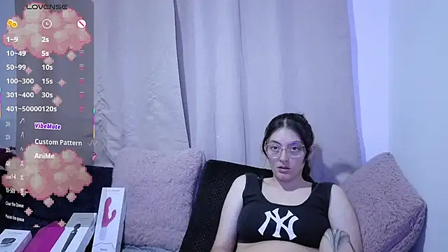 lessliee22  online show from July 1, 2:57 am