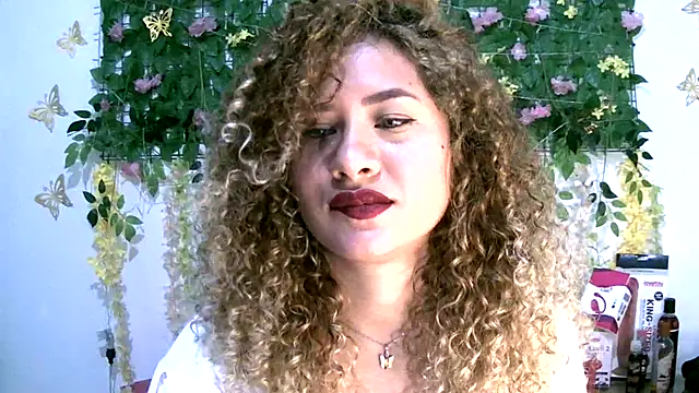 Crysrus online show from February 22, 7:45 pm