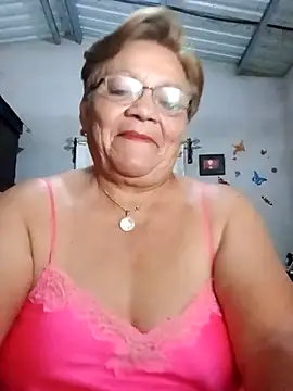 Snapshot of Madrastrahot69 chatting on November 7, 3:28 am Madrastrahot69 online show from November 7, 3:28 am