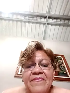 Snapshot of Madrastrahot69 chatting on November 7, 3:34 pm Madrastrahot69 online show from November 7, 3:34 pm