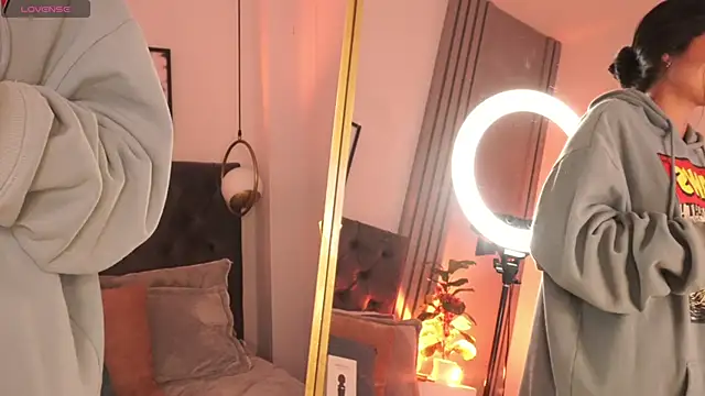 lara madisson online show from November 15, 6:22 am