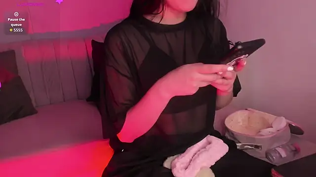 lara madisson online show from January 13, 5:24 am