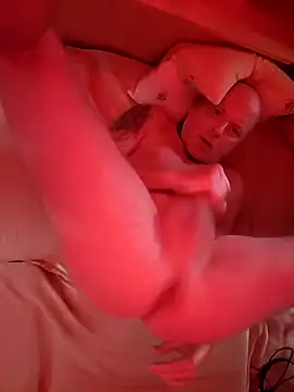 Snapshot of Alwaysreadysex69 chatting on December 19, 8:23 am Alwaysreadysex69 online show from December 19, 8:23 am