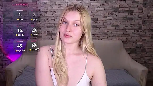 EmiliaDuchess online show from April 29, 5:52 pm