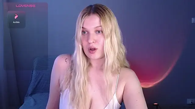 EmiliaDuchess online show from May 11, 10:54 am