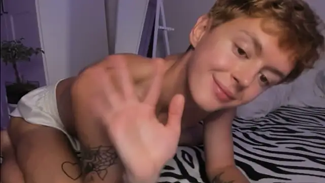 agelandreww online show from October 26, 9:21 pm