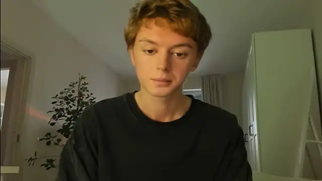 Snapshot of agelandreww chatting on January 10, 12:40 pm agelandreww online show from January 10, 12:40 pm