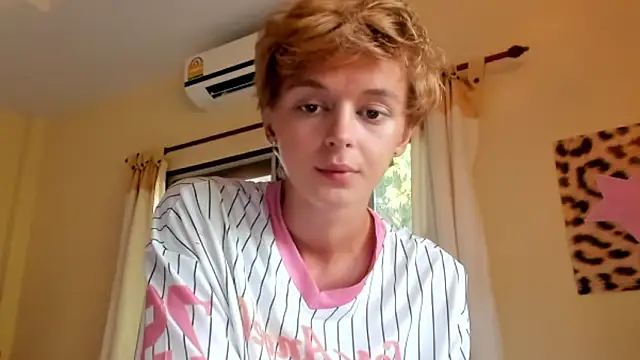 Snapshot of agelandreww chatting on February 24, 7:17 am agelandreww online show from February 24, 7:17 am