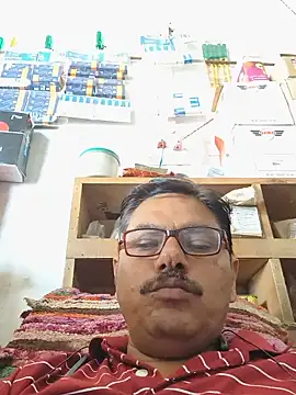 Snapshot of Srmotrs chatting on July 7, 7:23 am Srmotrs online show from July 7, 7:23 am