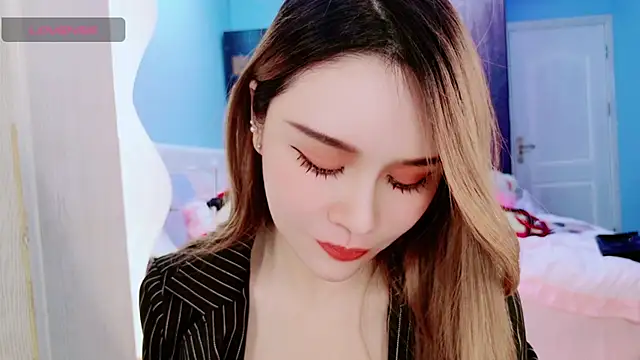 HU131452 online show from December 10, 8:16 pm