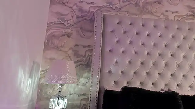 Snapshot of Kev_jenner chatting on February 22, 7:03 pm Kev jenner online show from February 22, 7:03 pm