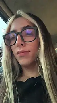 Snapshot of YouliteSllut2 chatting on February 27, 11:15 pm YouliteSllut2 online show from February 27, 11:15 pm