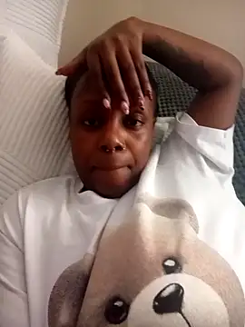 Snapshot of Miss_Amani chatting on October 19, 12:06 pm Miss Amani online show from October 19, 12:06 pm