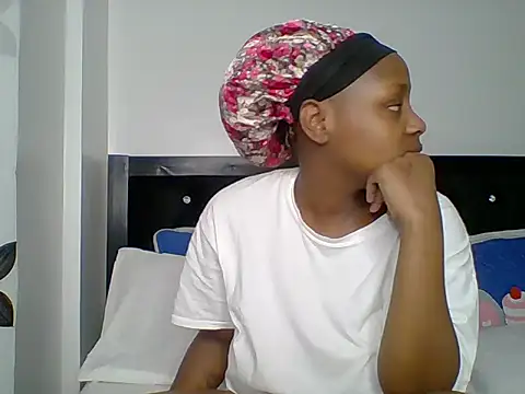 Snapshot of Miss_Amani chatting on May 29, 2:59 pm Miss Amani online show from May 29, 2:59 pm