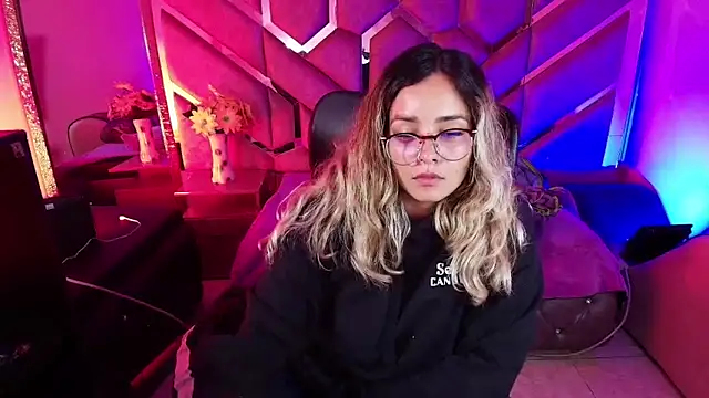 Olivia Fox69 online show from November 21, 3:38 am