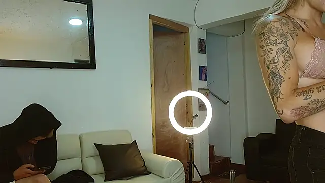 parejacaliente20154 online show from March 12, 12:04 pm