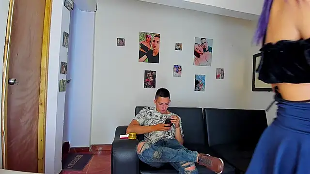 parejacaliente20154 online show from September 11, 7:03 pm