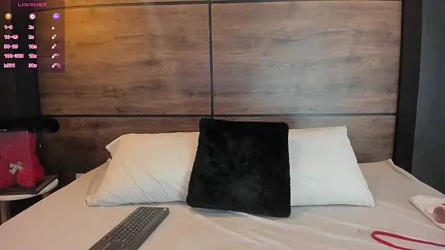 Leamonroe   online show from January 7, 4:37 pm