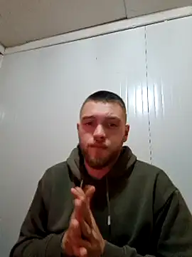 Snapshot of Franso13 chatting on December 21, 8:43 pm Franso13 online show from December 21, 8:43 pm