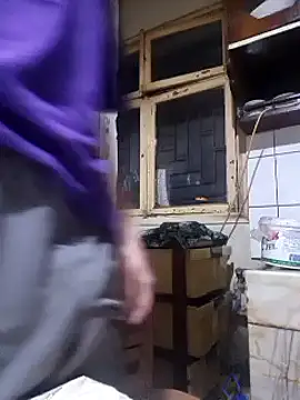 Snapshot of Franso13 chatting on February 28, 9:44 pm Franso13 online show from February 28, 9:44 pm