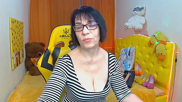 Snapshot of SandraHormas chatting on February 6, 7:56 am SandraHormas online show from February 6, 7:56 am