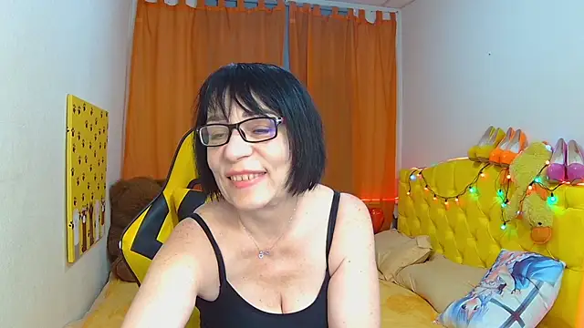 Snapshot of SandraHormas chatting on February 28, 11:14 am SandraHormas online show from February 28, 11:14 am