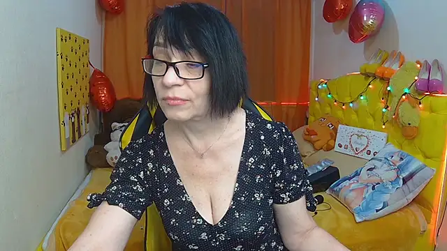 Snapshot of SandraHormas chatting on March 5, 11:06 am SandraHormas online show from March 5, 11:06 am