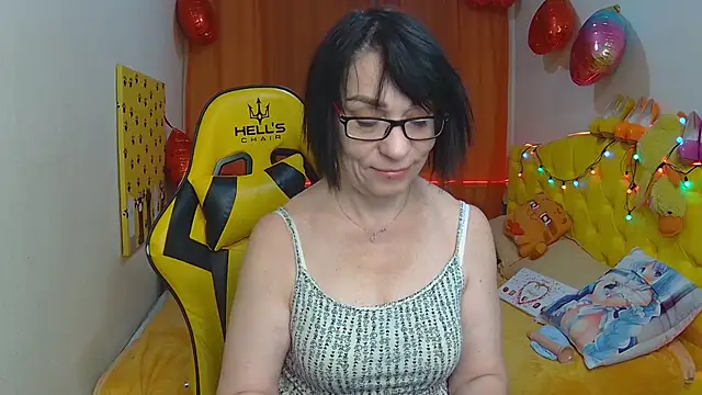 Snapshot of SandraHormas chatting on March 5, 5:18 pm SandraHormas online show from March 5, 5:18 pm