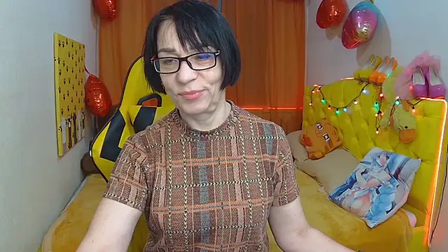 Snapshot of SandraHormas chatting on March 19, 8:34 am SandraHormas online show from March 19, 8:34 am