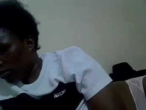 Snapshot of sweetangel41 chatting on December 21, 5:42 pm sweetangel41 online show from December 21, 5:42 pm