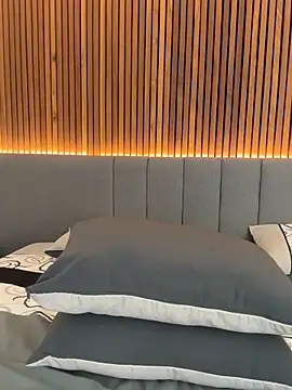 Snapshot of EmiilyAdams_ chatting on February 12, 10:49 pm EmiilyAdams online show from February 12, 10:49 pm